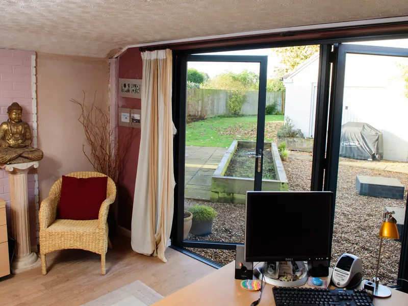 Bifold Thamesmead